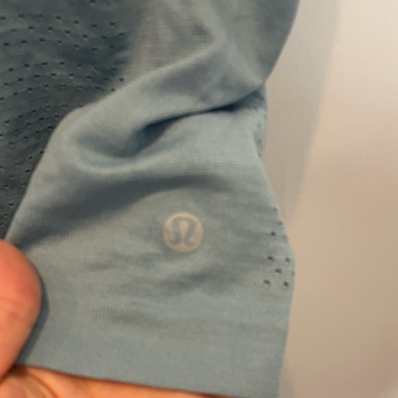 Lululemon Breeze By Short Sleeve Squad Tee Cascade Blue Size 6 - Picture 7 of 9